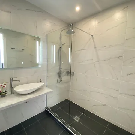 Andromachi Luxury Apartamento Glossa