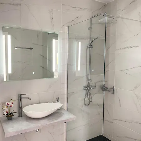 Andromachi Luxury * Glossa