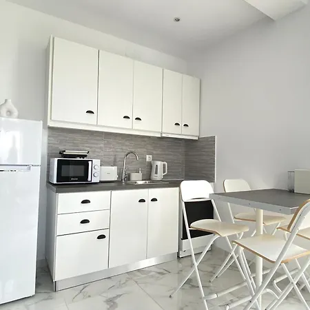 Andromachi Luxury * Glossa