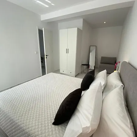 Andromachi Luxury Apartment *