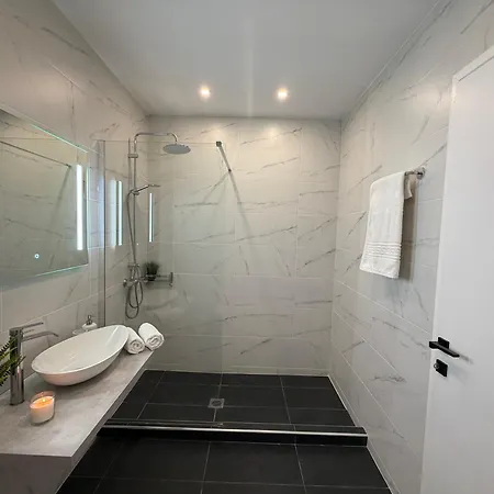 Andromachi Luxury * Glossa