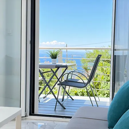 Andromachi Luxury Glossa